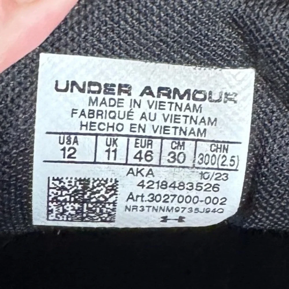 Under Armour Surge 4 Mens Running‎ Shoes Black 3027000 Gym Training Size 12